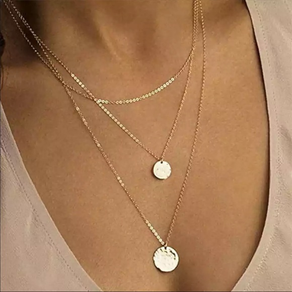 mam262 Jewelry - Gold Layered Circle Necklace